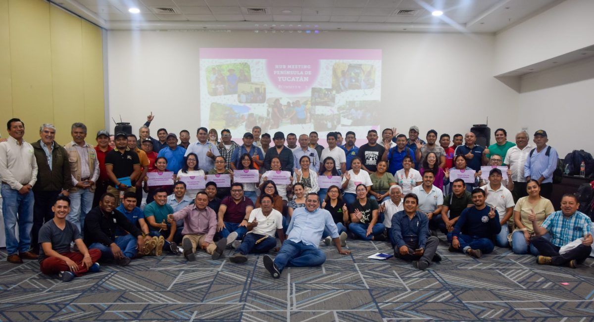 Fotografía grupal de los participantes del Hub Meeting de Península de Yucatán. (Foto: Sarah Martínez / CIMMYT)